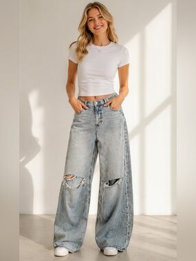 NWT American Eagle ($89.95) DreamyDrape SHRise UltraWLeg Light Destroy Wash Jean